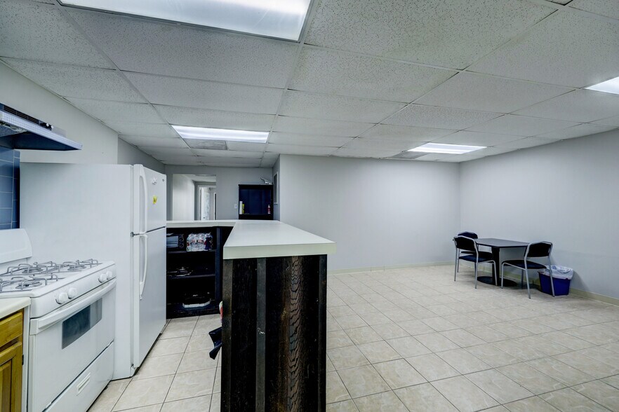 More Photos Of 905 W Main St, La Porte Warehouse For Sale