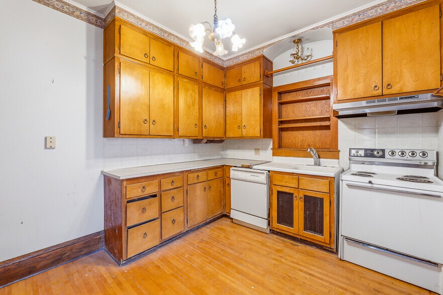 More Photos Of 181 S Main St, Markesan Office Residential For Sale