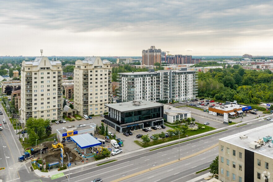 More Photos Of 1428-1432 Boul Saint-Martin O, Laval Office For Sale