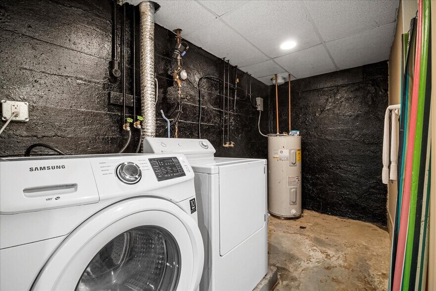 More Photos Of 8700 Gravois Rd, Saint Louis Storefront Retail Residential For Sale