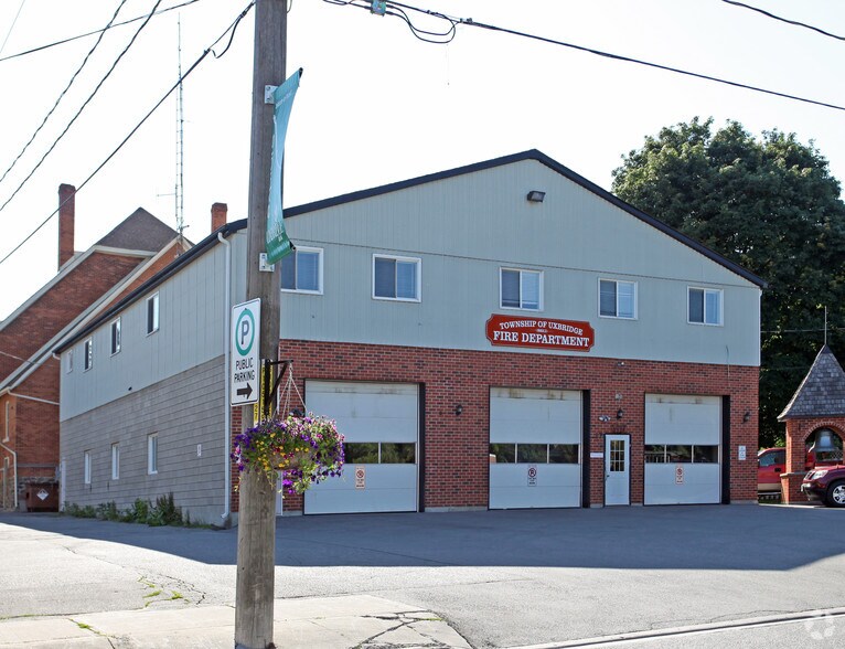 More Photos Of 17 Bascom St, Uxbridge Police Fire Station For Lease