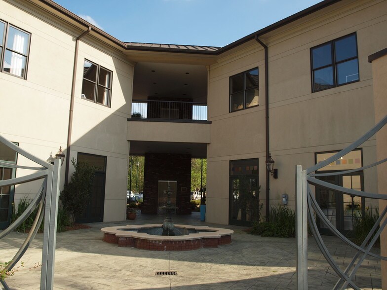 More Photos Of 113-115 W Jackson Ave, Ridgeland Unknown For Lease