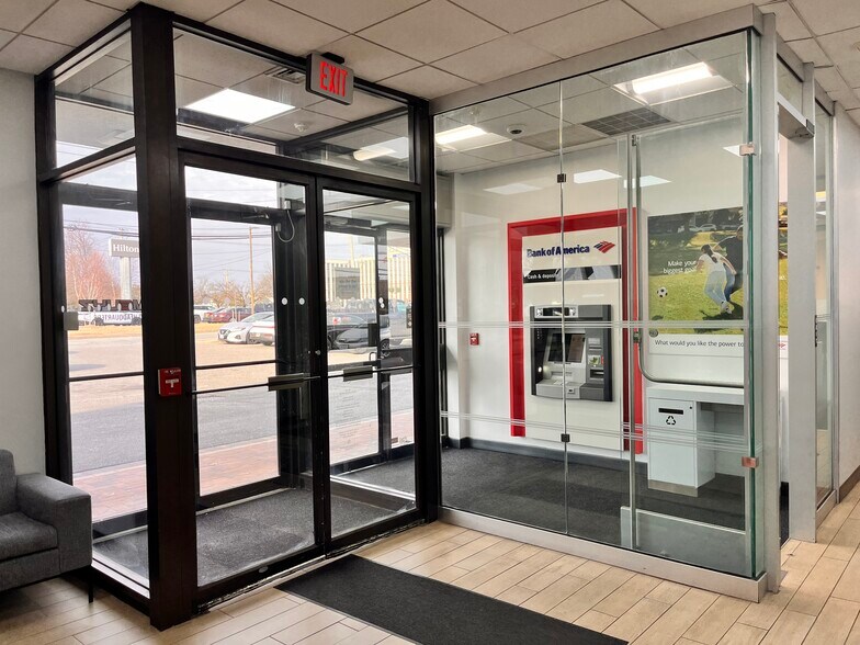 More Photos Of 600 Broadhollow Rd, Melville Office For Lease