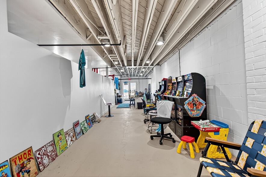 More Photos Of 17 W Front St, Keyport General Retail For Lease