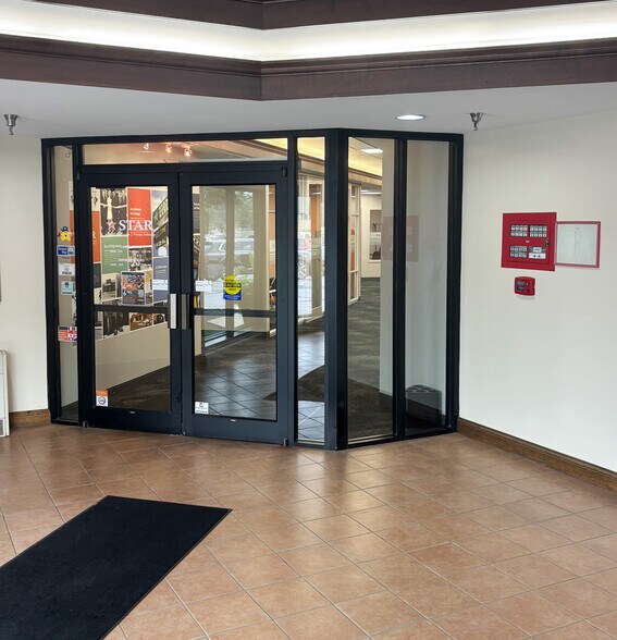 More Photos Of 400 N High St, Muncie Office For Sale