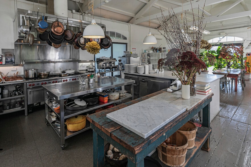 More Photos Of 2 Bridge St, Milford Restaurant For Sale