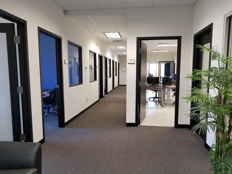 More Photos Of 260 Fordham Rd, Wilmington Light Manufacturing For Lease