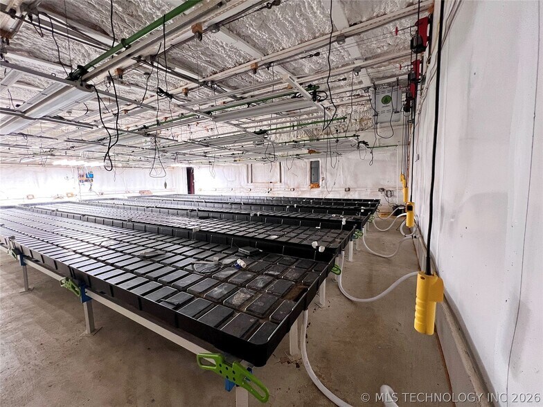 More Photos Of 5268 S Highway 377, Kingston Bar For Sale