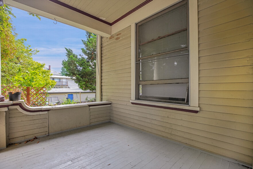 More Photos Of 1626 SE Alder St, Portland Apartments For Sale
