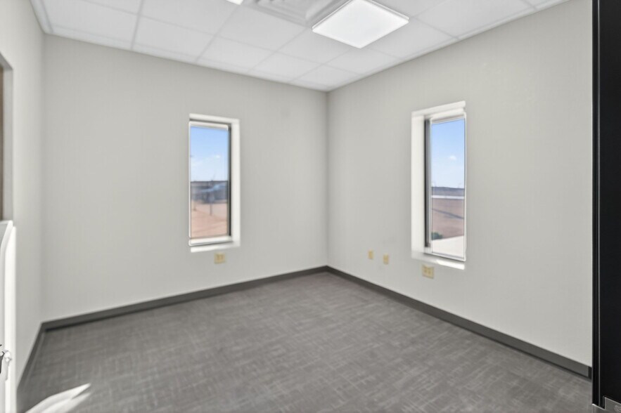 More Photos Of 16680 W Basin St, Odessa Warehouse For Sale