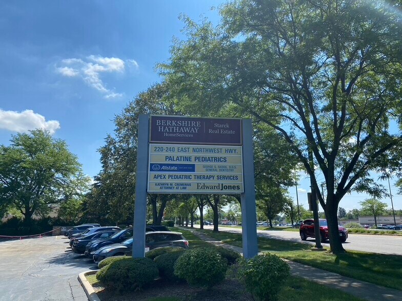 More Photos Of 236 E Northwest Hwy, Palatine Medical For Lease