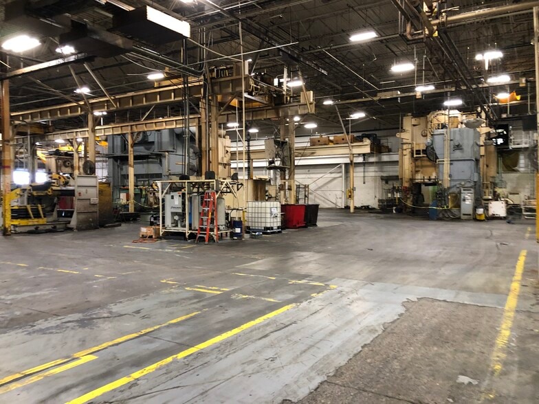 More Photos Of 325 Industrial Ave, Morristown Manufacturing For Lease