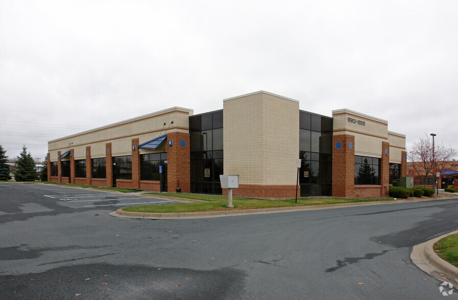 More Photos Of 18902-18926 Lake Dr E, Chanhassen Office For Lease