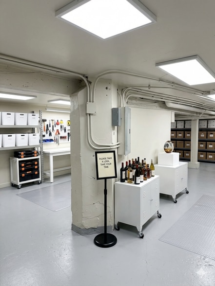 More Photos Of 1912 N Damen Ave, Chicago Storefront Retail Residential For Lease