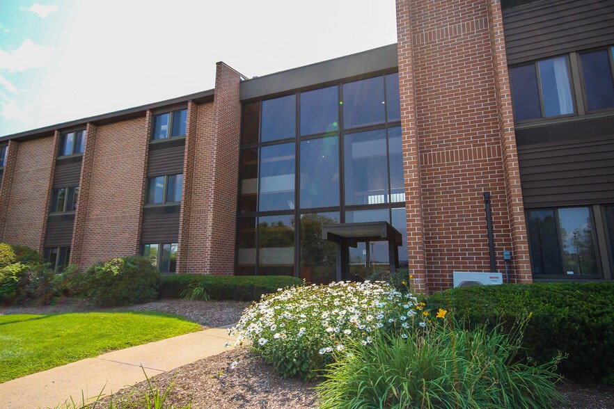 More Photos Of 270 Walker Dr, State College Loft Creative Space For Lease