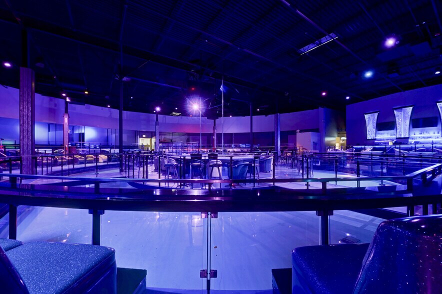 More Photos Of 5555 70th Pl, Bedford Park Freestanding For Sale