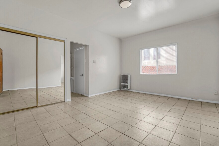 More Photos Of 5606 S Figueroa St, Los Angeles Apartments For Sale