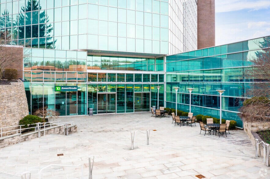 More Photos Of 555 E Lancaster Ave, Radnor Office For Lease