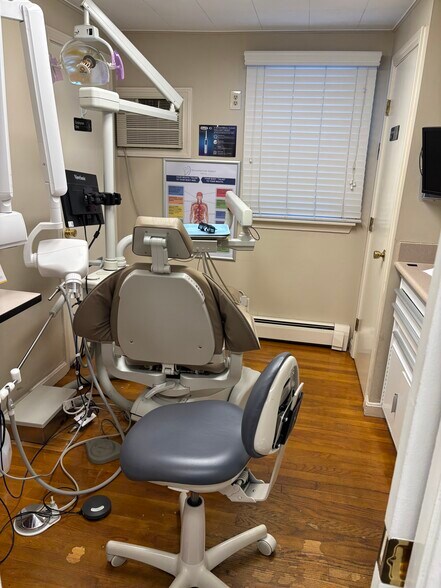 More Photos Of 306 Main St, Wilmington Medical For Sale