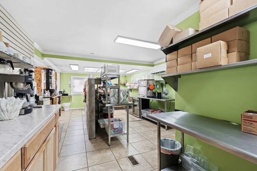 More Photos Of 808 Bypass Rd, Winchester Freestanding For Sale