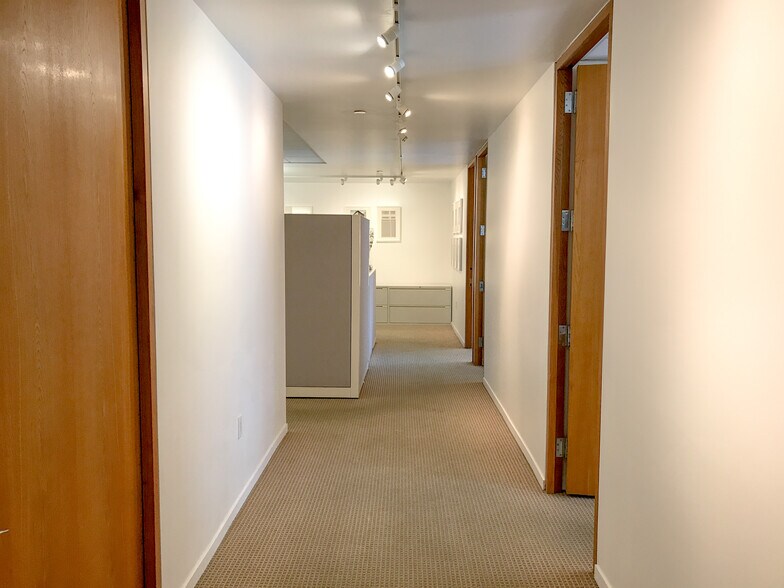 More Photos Of 2100 Ponce De Leon Blvd, Coral Gables Office For Lease