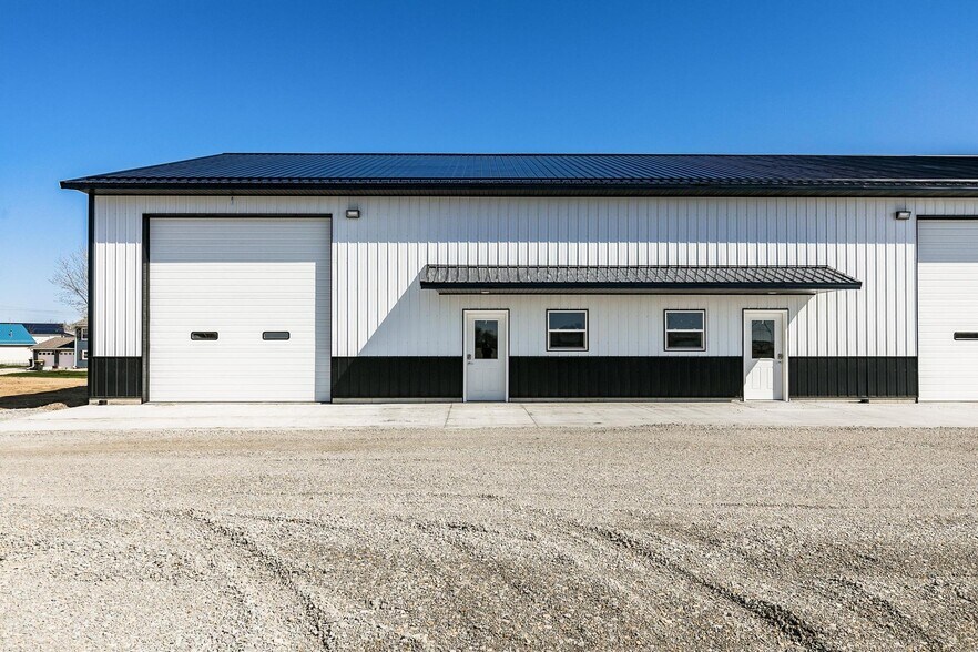 More Photos Of 51 Dale Lee Dr, Palo Industrial For Lease