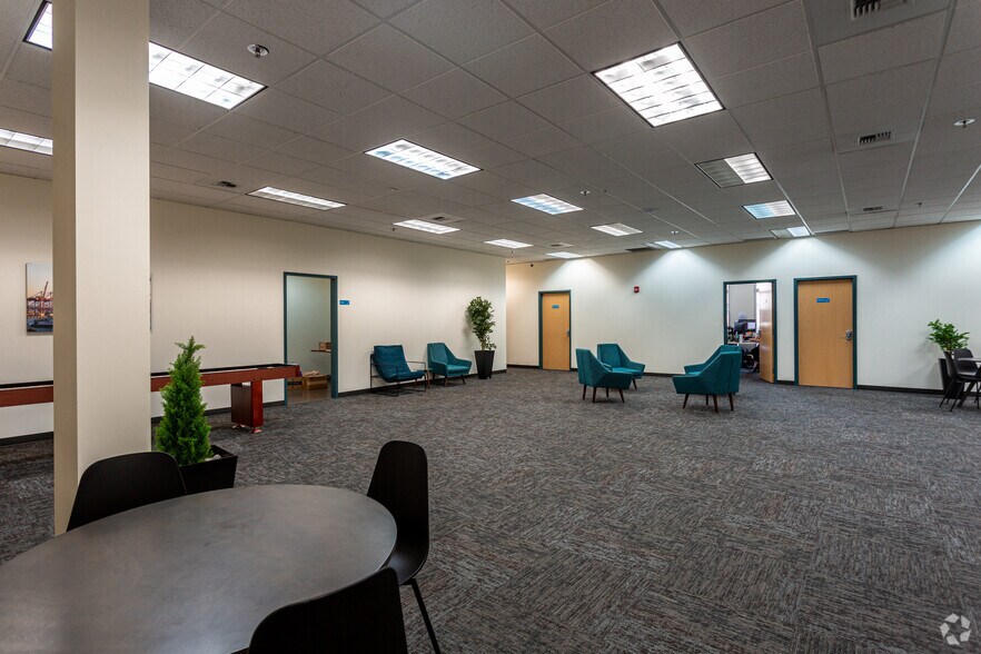 More Photos Of 1101 SW 16th St, Renton Warehouse For Lease