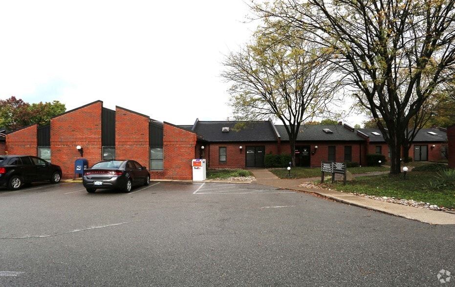 Primary Photo Of 20 N Grand Ave, Fort Thomas Office For Lease