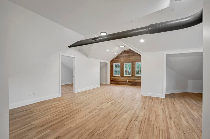 More Photos Of 2111 Cleveland St, Tampa Office For Sale
