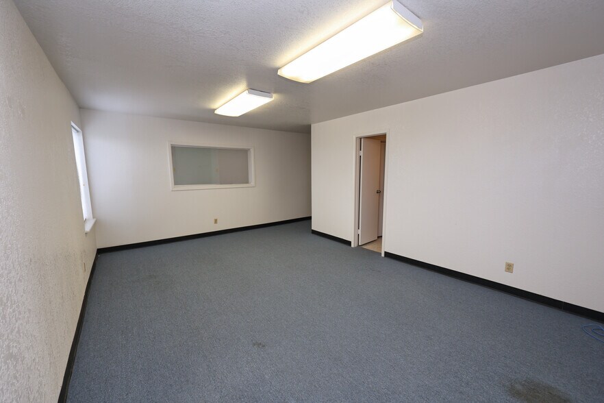 More Photos Of 6511 Stewart Rd, Galveston Office For Lease
