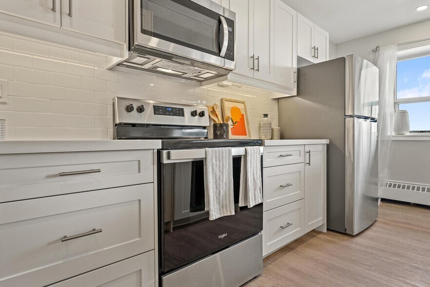 More Photos Of 143 Main St, Dartmouth Apartments For Sale