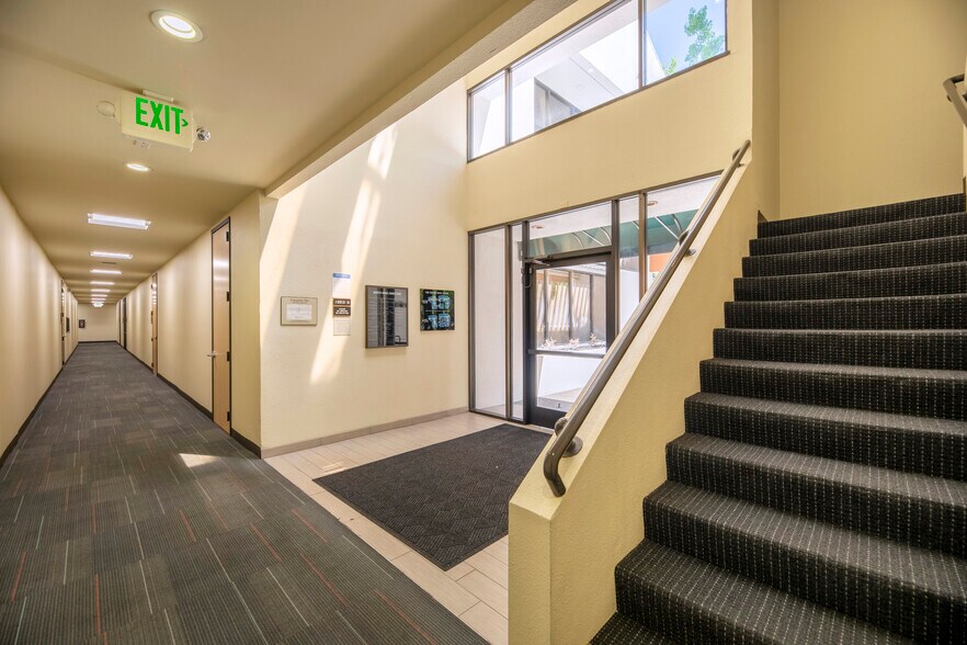 More Photos Of 1451 River Park Dr, Sacramento Office For Lease