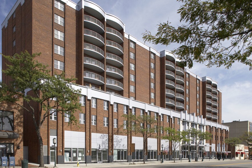 More Photos Of 401-411 S Old Woodward Ave, Birmingham Office Residential For Lease