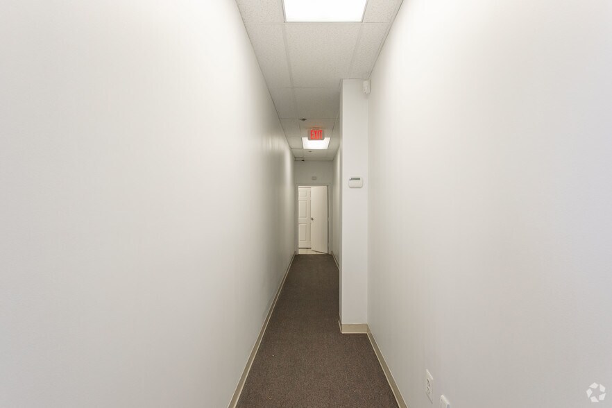 More Photos Of 8390 Terminal Rd, Lorton Warehouse For Lease