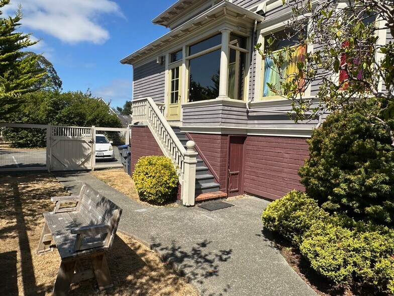 More Photos Of 1369 G St, Arcata Office Residential For Sale