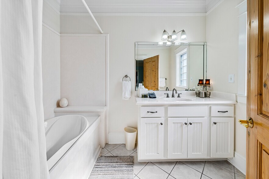 More Photos Of 202 S Mobile St, Fairhope Hospitality For Sale