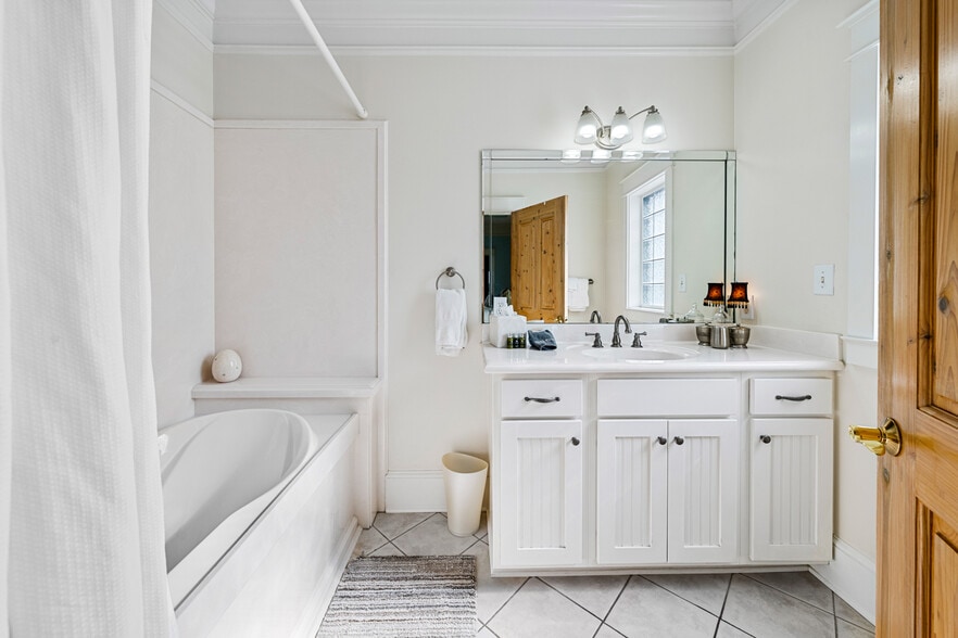 More Photos Of 202 S Mobile St, Fairhope Hospitality For Sale