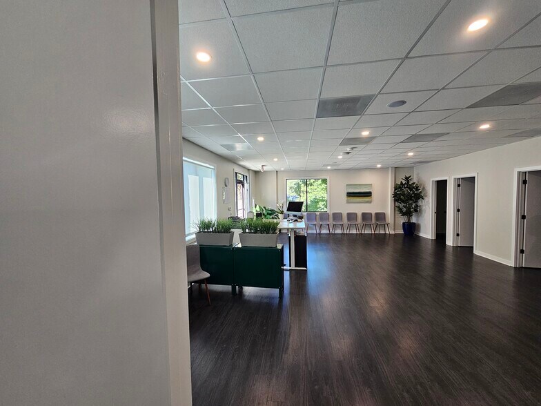 More Photos Of 1132 Hightower Trl, Atlanta Medical For Sale