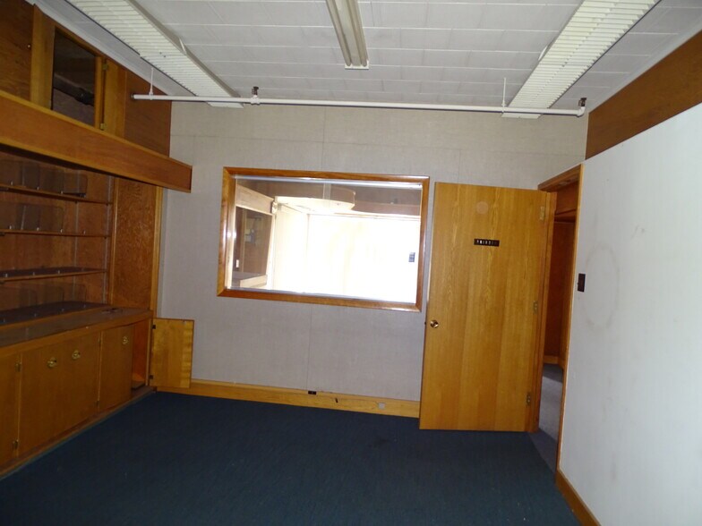 More Photos Of 417 E Sunbury St, Shamokin Storefront Retail Office For Sale