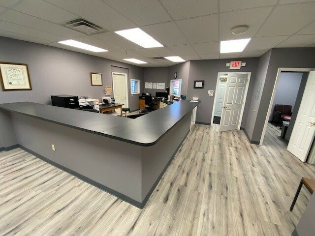 More Photos Of 601 N Shore Dr, Jeffersonville Medical For Sale