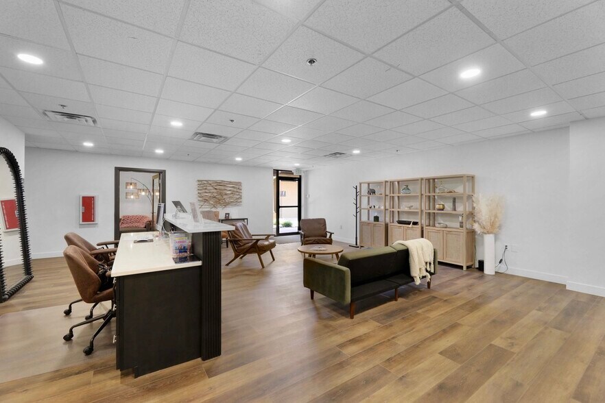 More Photos Of 5620 W Thunderbird Rd, Glendale Medical For Sale