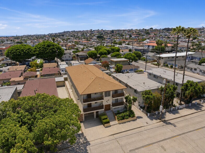 More Photos Of 579 W 14th St, San Pedro Apartments For Sale