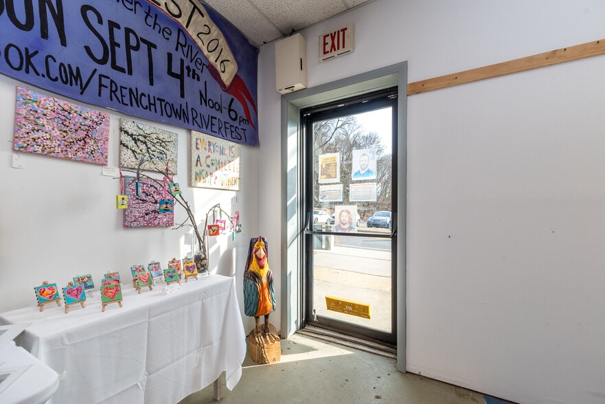 More Photos Of 9 Kingwood Ave, Frenchtown General Retail For Lease