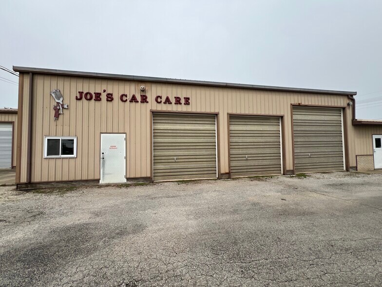 More Photos Of 202 N. Sixth St, Altamont Industrial For Sale