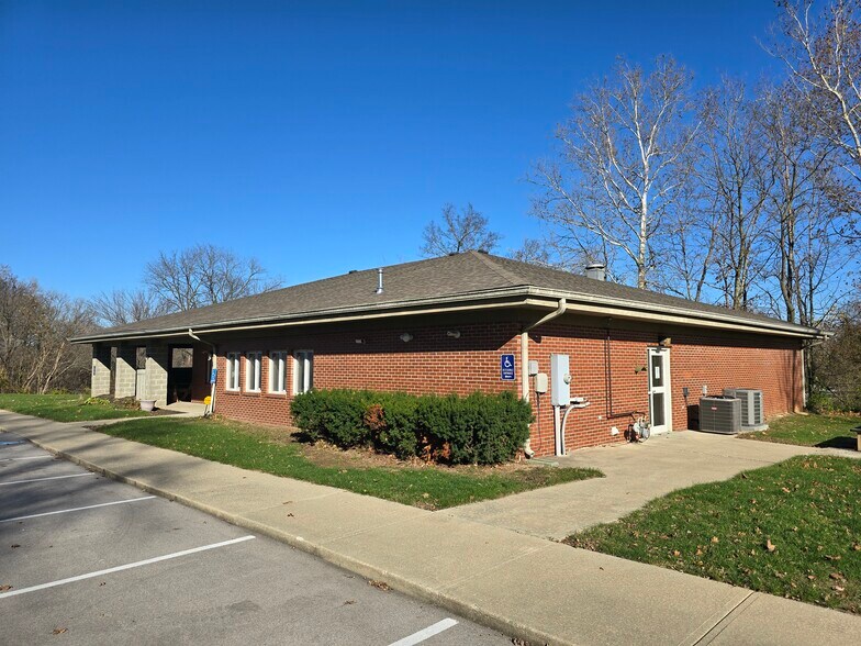 More Photos Of 2 Depot St, Greencastle Medical For Sale