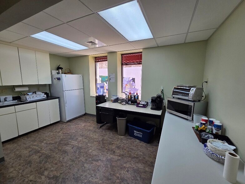 More Photos Of 243 Front St, Wilmington Office For Sale
