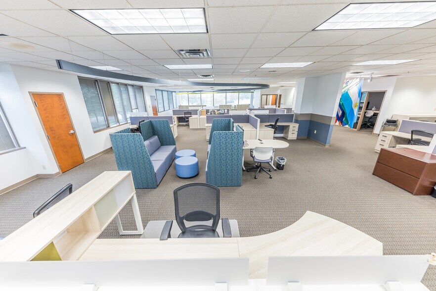 More Photos Of 6201 Corporate Dr, Indianapolis Office For Sale