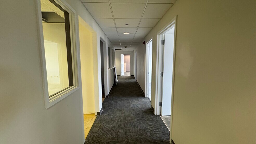 More Photos Of 2925 William Penn Hwy, Easton Office For Lease