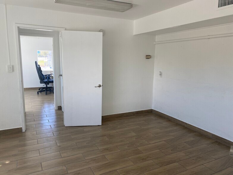 More Photos Of 14990 Citrus Country Dr, Dade City Office For Sale