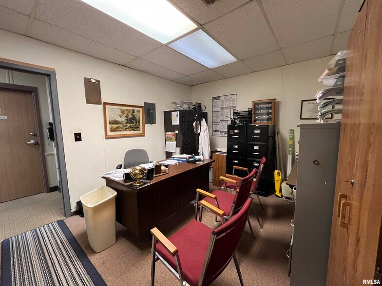 More Photos Of 3526 N California Ave, Peoria Office For Sale